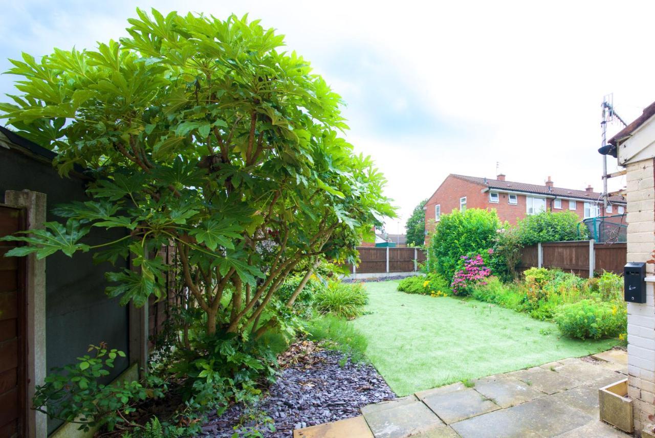 Gorgeous Manchester Home With Garden & Parking エクステリア 写真