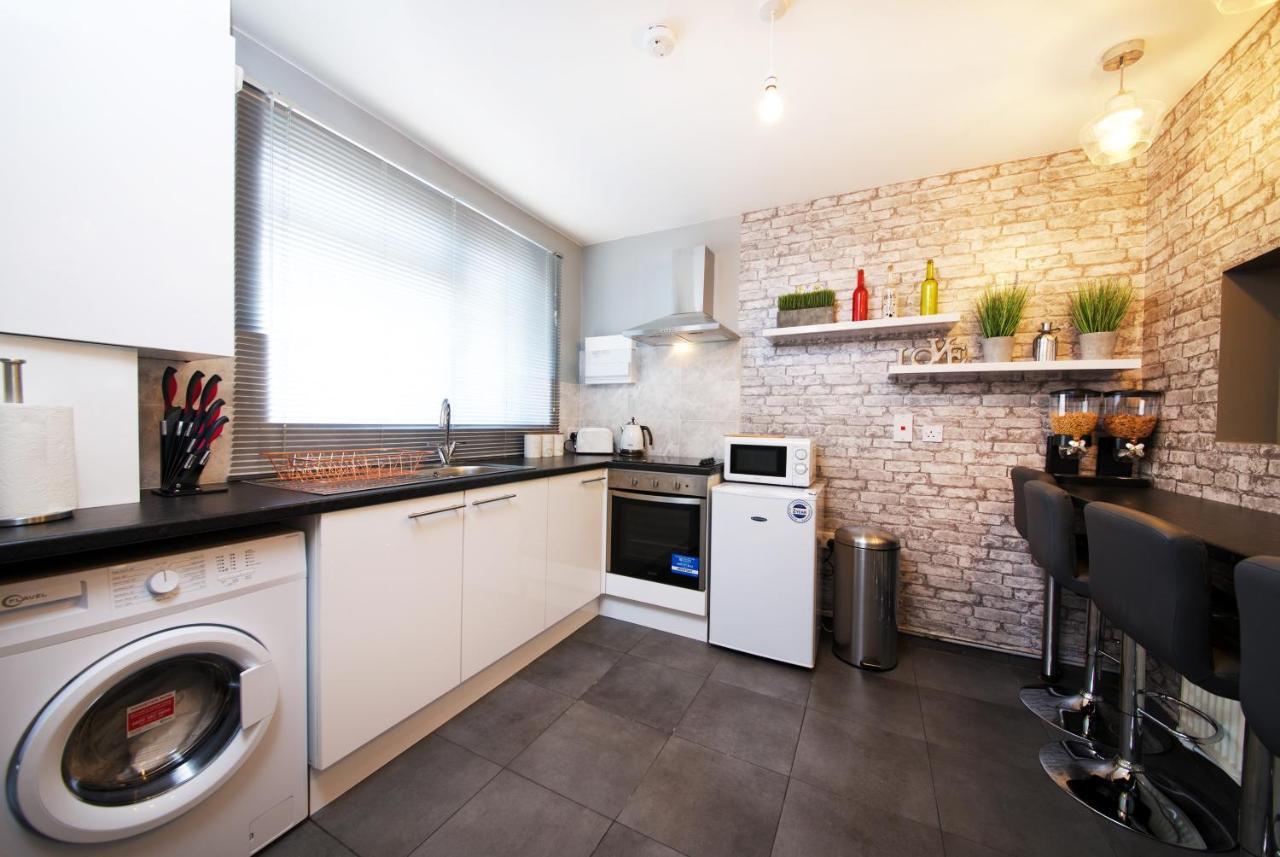 Gorgeous Manchester Home With Garden & Parking エクステリア 写真