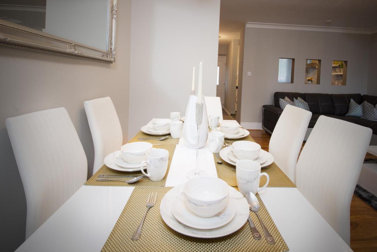 Gorgeous Manchester Home With Garden & Parking エクステリア 写真